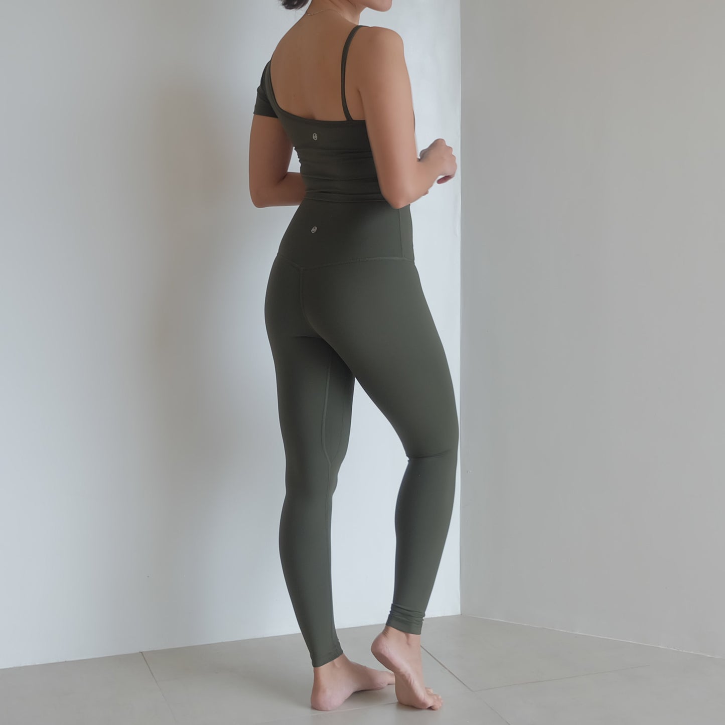 25" inseam leggings in Army Green