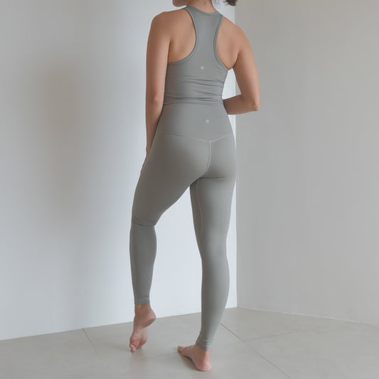 25" inseam leggings in Budding Green