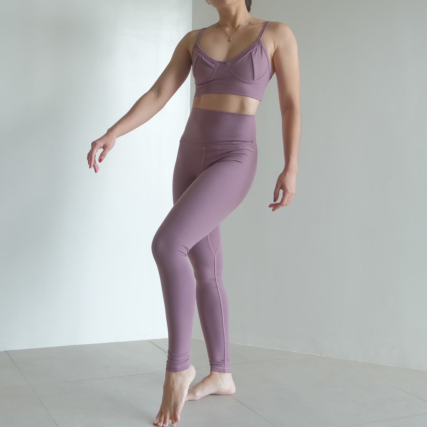 Mikaela set in Orchid