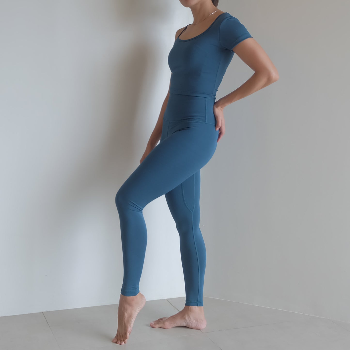 25" inseam leggings in Wild Teal