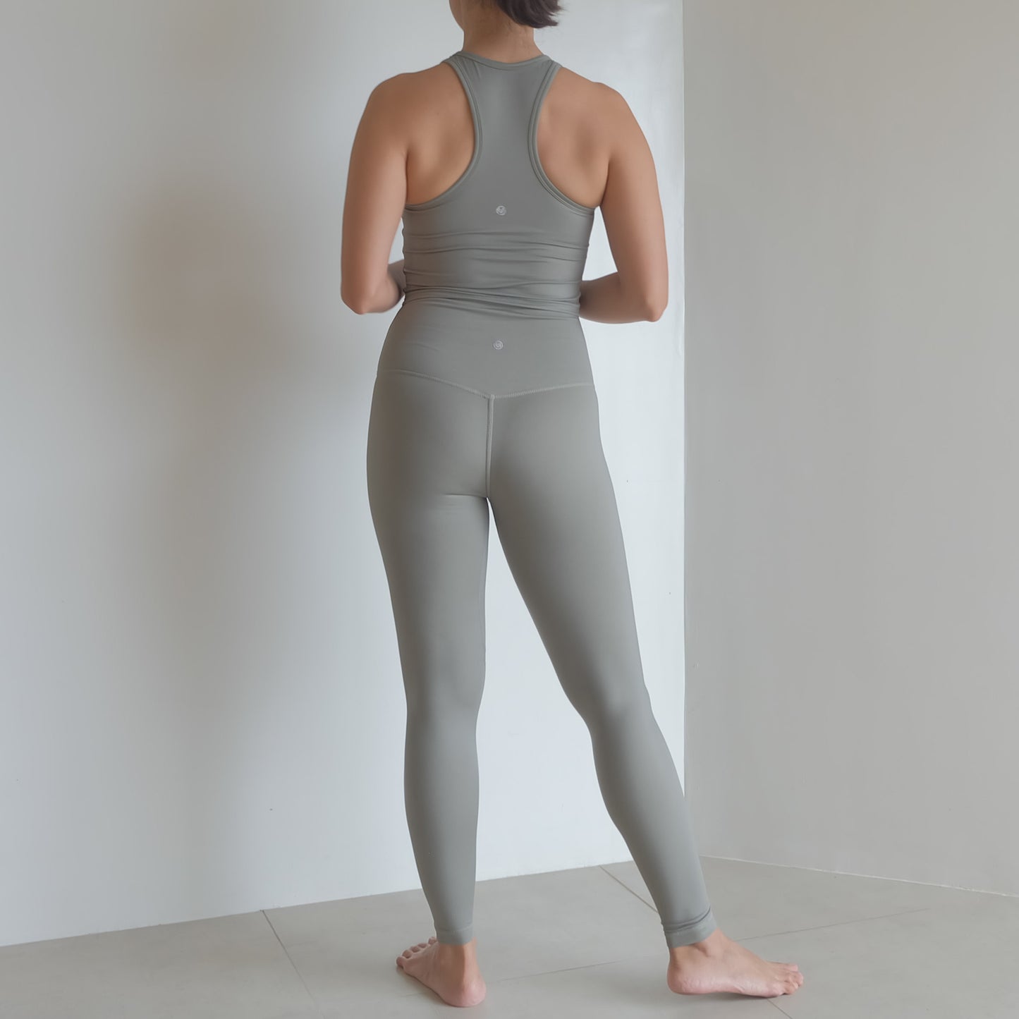 25" inseam leggings in Budding Green