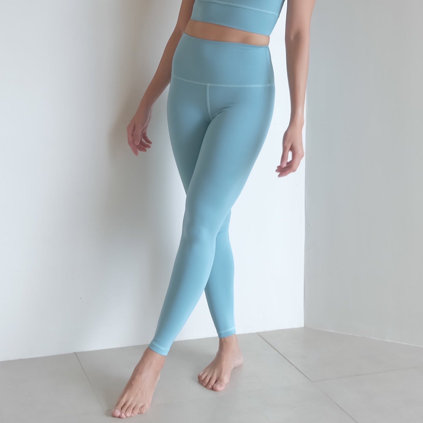 25" inseam leggings in Cameo Blue