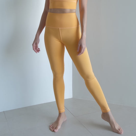 25” inseam leggings in Hazy Orange